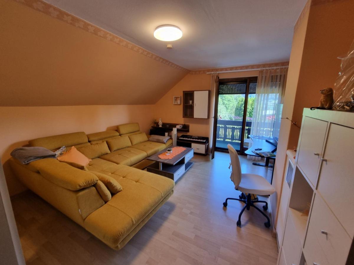 Haus Flora - Ferienwohnung Bodensdorf Buitenkant foto