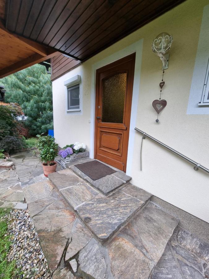Haus Flora - Ferienwohnung Bodensdorf Buitenkant foto