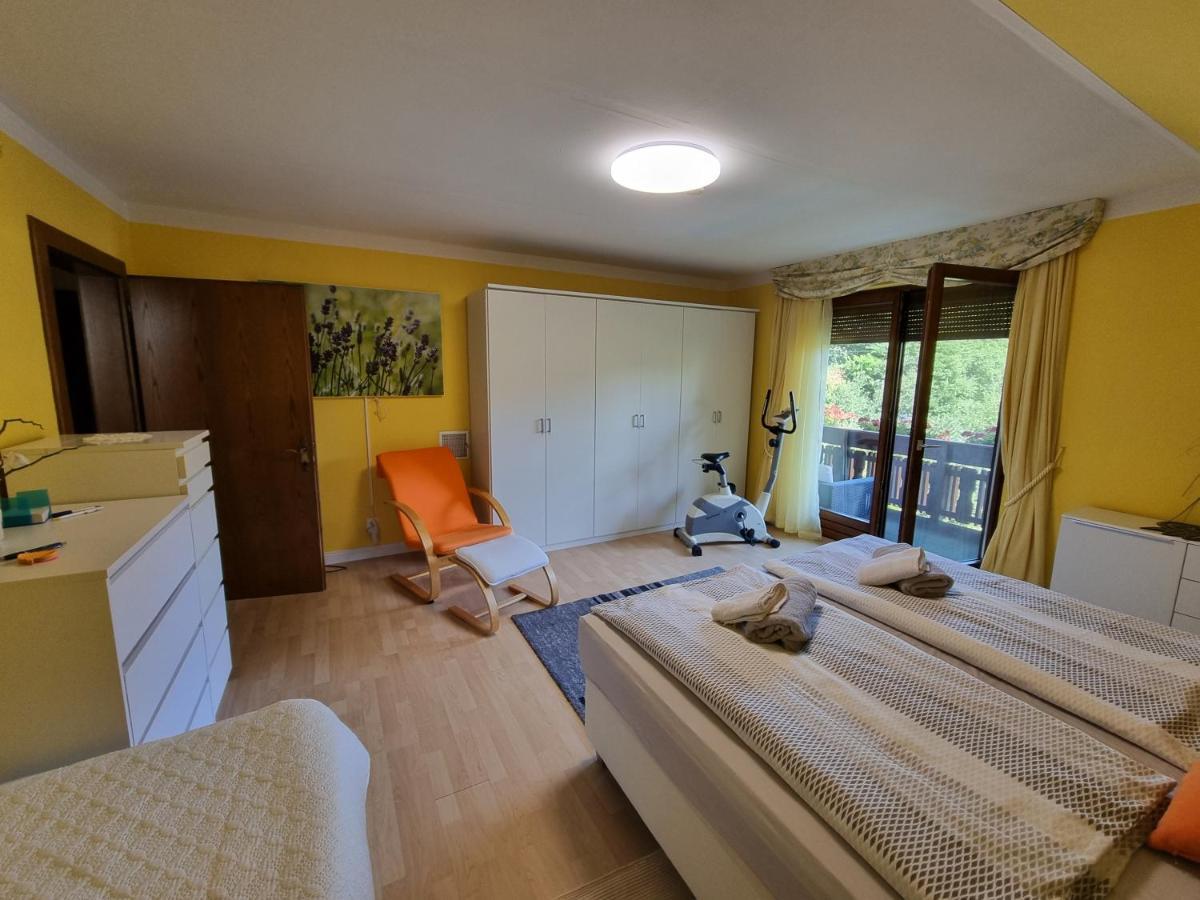 Haus Flora - Ferienwohnung Bodensdorf Buitenkant foto