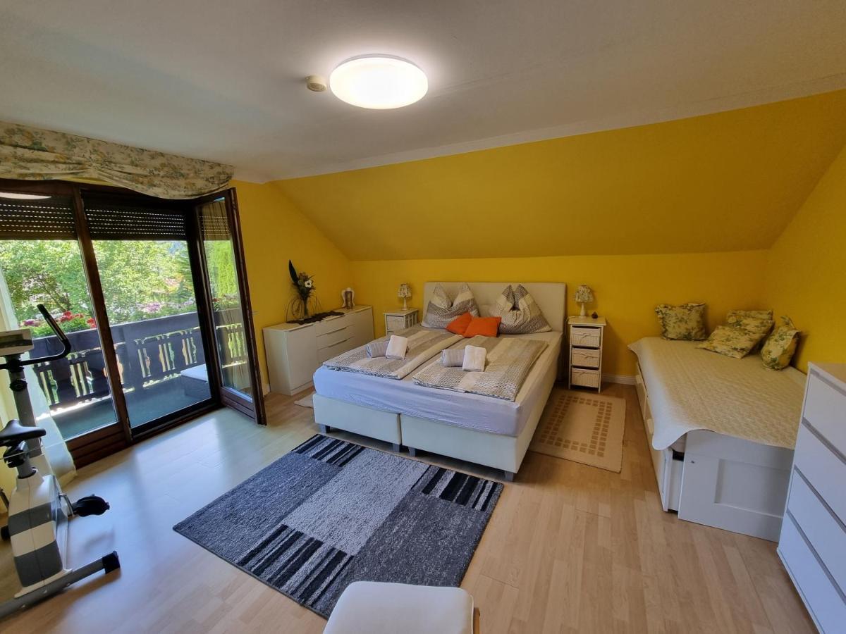 Haus Flora - Ferienwohnung Bodensdorf Buitenkant foto