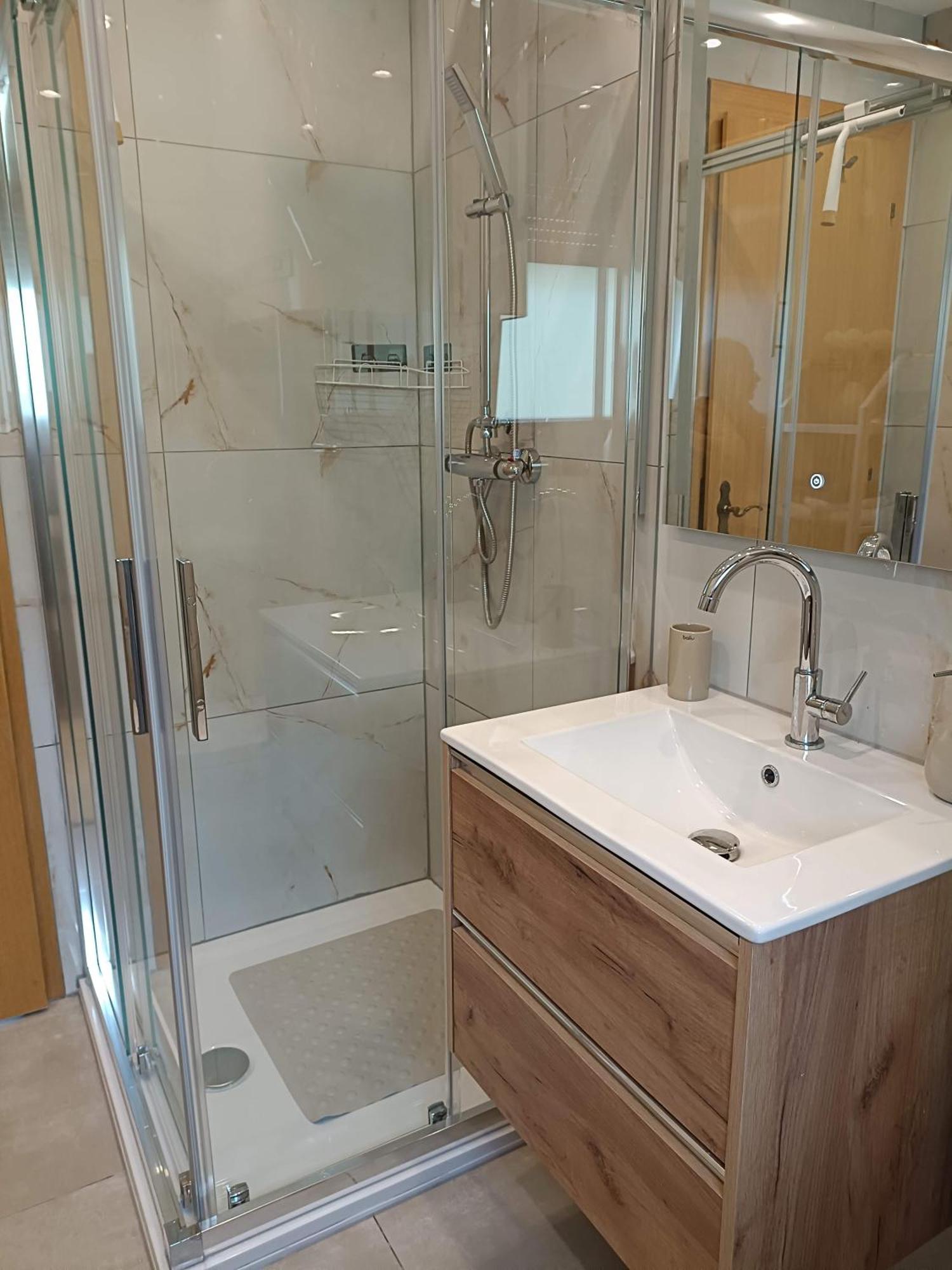 Haus Flora - Ferienwohnung Bodensdorf Buitenkant foto